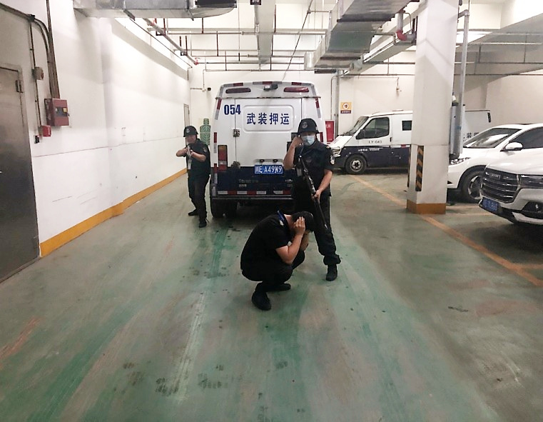 酒城护卫分公司下好安全生产“六步棋” “安全生产月”活动取得良好效果(图6) 5.1应急演练.jpg