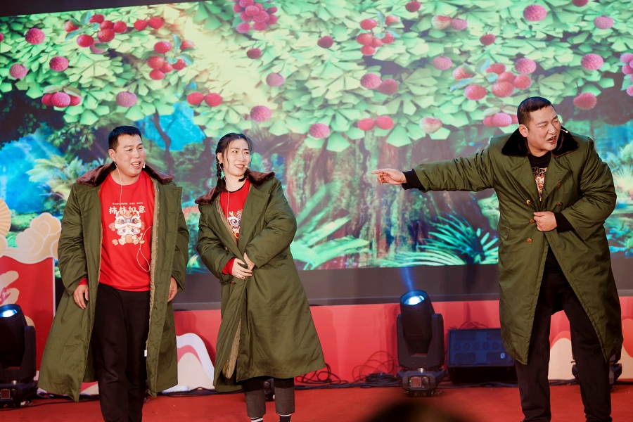 龙腾盛世 融耀未来|四川融通安防集团举办迎新春职工茶话会(图10) 6合江分公司荔园三结义.jpg