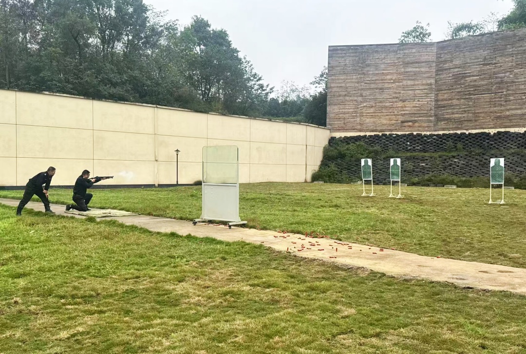 酒城护卫武装守押分公司圆满完成 2024年度业务技能考核(图1) 射击2.jpg