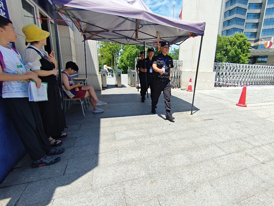 党建引领促发展 四川融通安防集团开展“7.24全国保安行业主题宣传”活动(图7) 6b45302aaef7e401361b1c651ecfaef.jpg