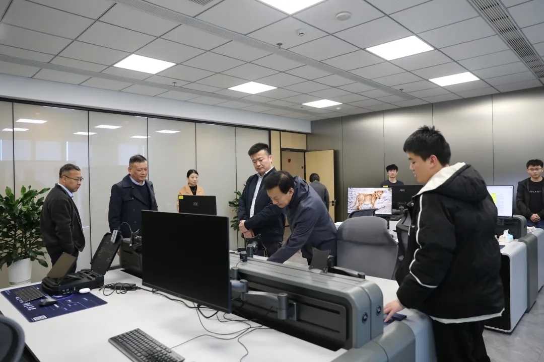 突破·重塑·引领——四川融通安防集团2025奋进之路(图42) 15966dceeae7fc9a43361b848e78c702_640_wx_fmt=jpeg&from=appmsg&tp=webp&wxfrom=5&wx_lazy=1#imgIndex=1.jpg