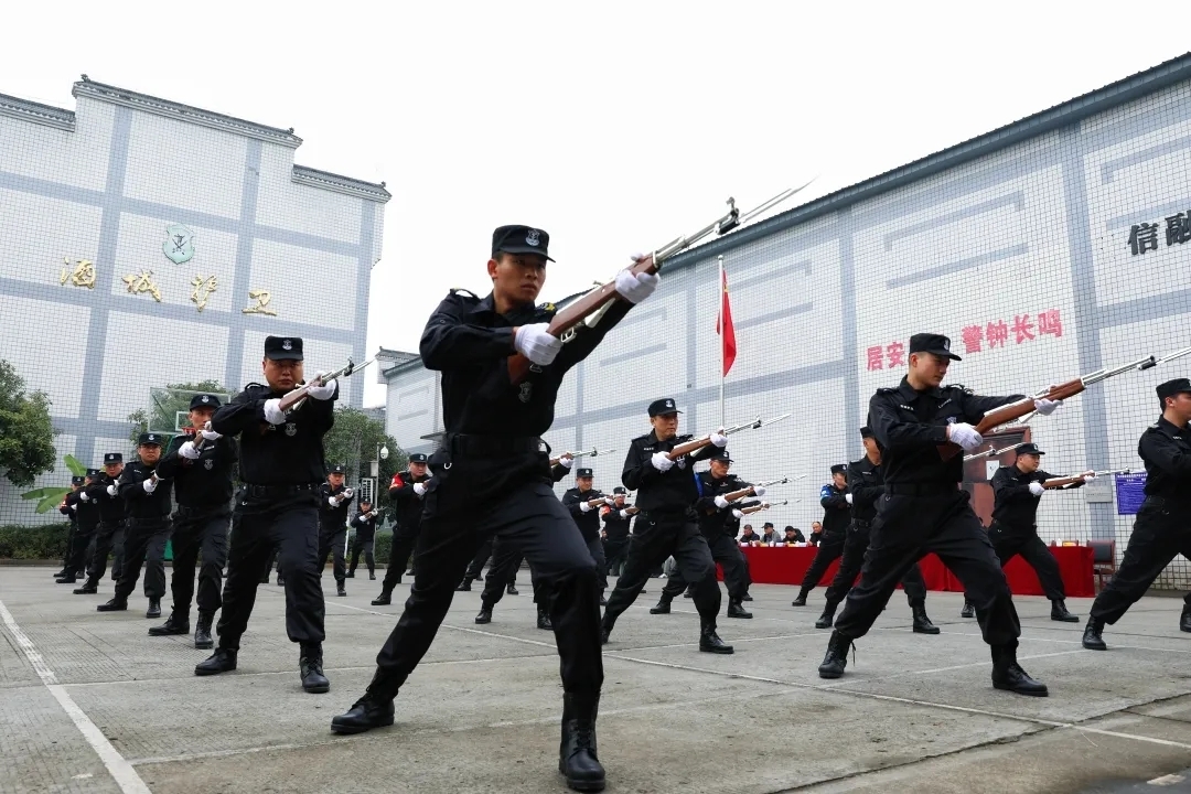 突破·重塑·引领——四川融通安防集团2025奋进之路(图46) cbaba59cff4e665191db3cb7f414ecc3_640_wx_fmt=jpeg&from=appmsg&tp=webp&wxfrom=5&wx_lazy=1#imgIndex=1.jpg