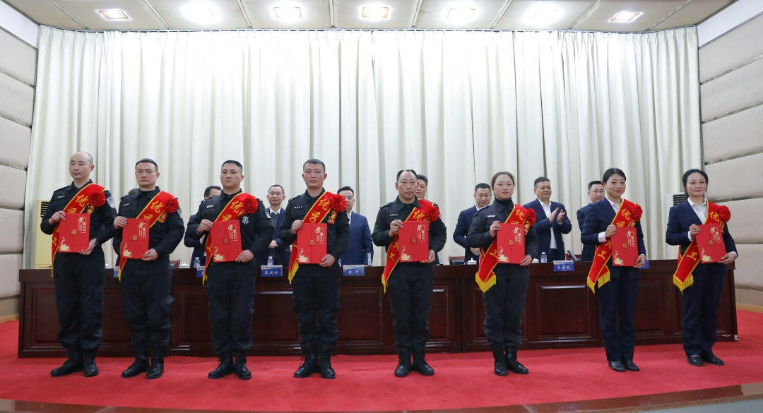 勇担新使命 跃马新征程|四川融通安防集团召开2026年工作会议(图7) 5.jpg