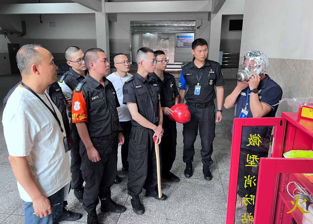 3.开展消防器材规范使用培训.jpg
