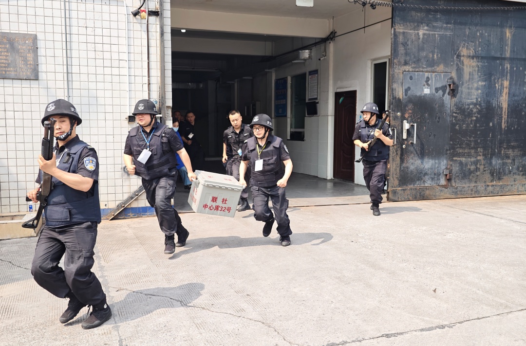 古蔺分公司党支部开展全国防灾减灾日主题党日活动(图2) 转移照片.jpg